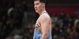 九游体育官网-状态火热！阿不都沙拉木首节5中4高效拿下10分6板2助1断