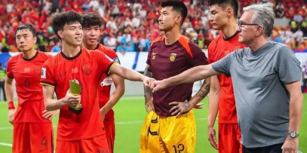 喜讯？国足新帅或敲定，43岁，带弱旅进世界杯，年薪不超120万